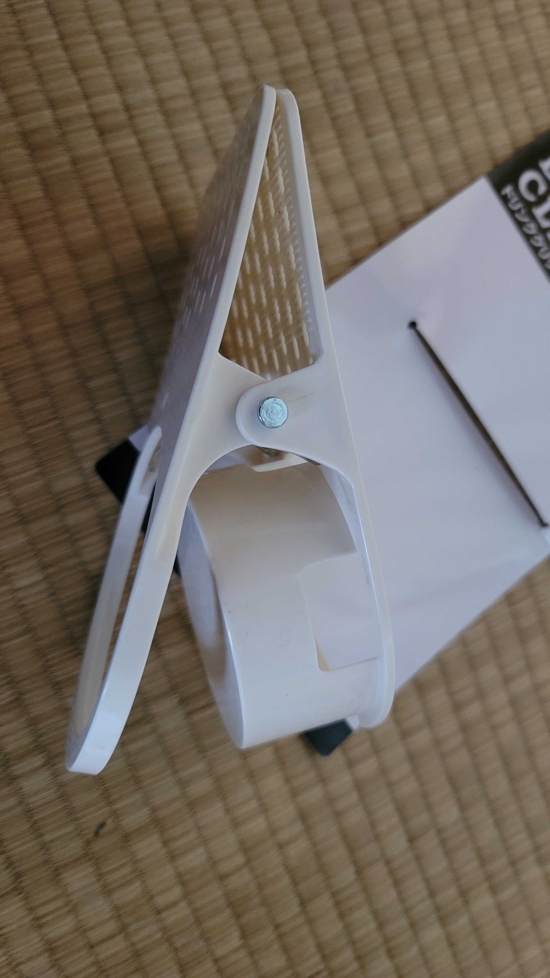 セリア購入品 小さなデスク周りを快適に。飲み物置き | フクちゃん押している - 楽天ブログ