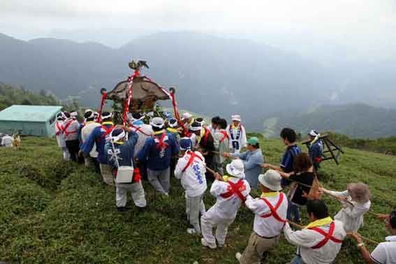剣山・御輿渡御-07♪