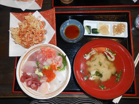 海鮮丼