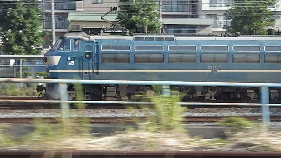 併走するEF66-27号機1.jpg