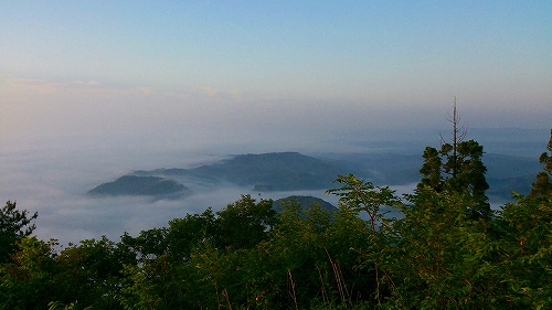 s-20140529笹倉山4国見崎から雲海.jpg