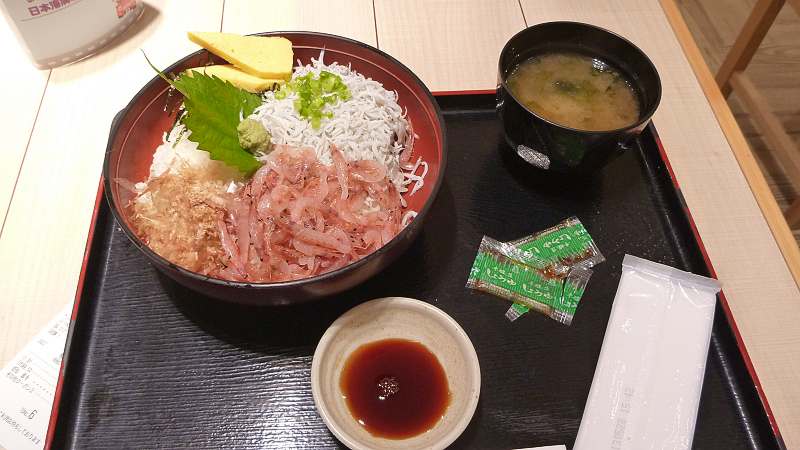 駿河丼 850円ぐらい