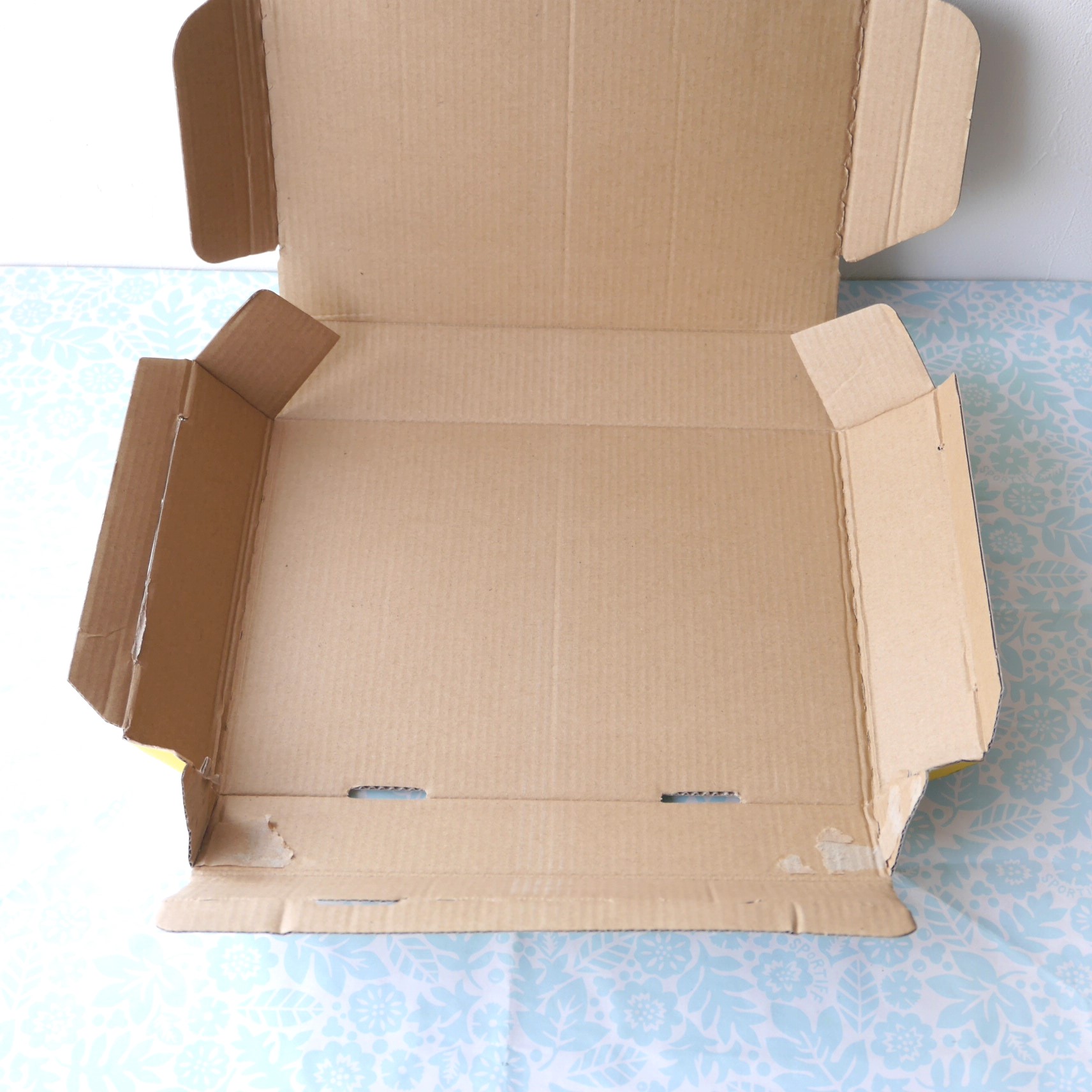 あずきまめ　宅急便コンパクトさ使用 ヤマト運輸（クロネコヤマト）の宅急便コンパクト専用ボックスに