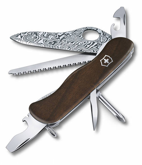 Victorinox-Damascus-2012.jpg