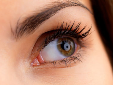 body-parts-younger-than-you-think-04-eyelashes-slよん.jpg