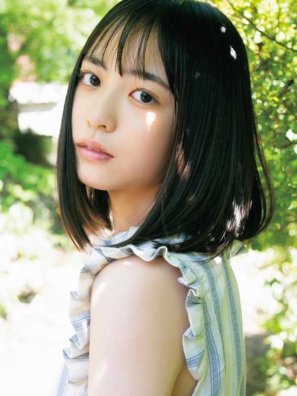 ☆日向坂46♪”まるごと1冊特集”『TRIANGLE magazine 02』表紙3