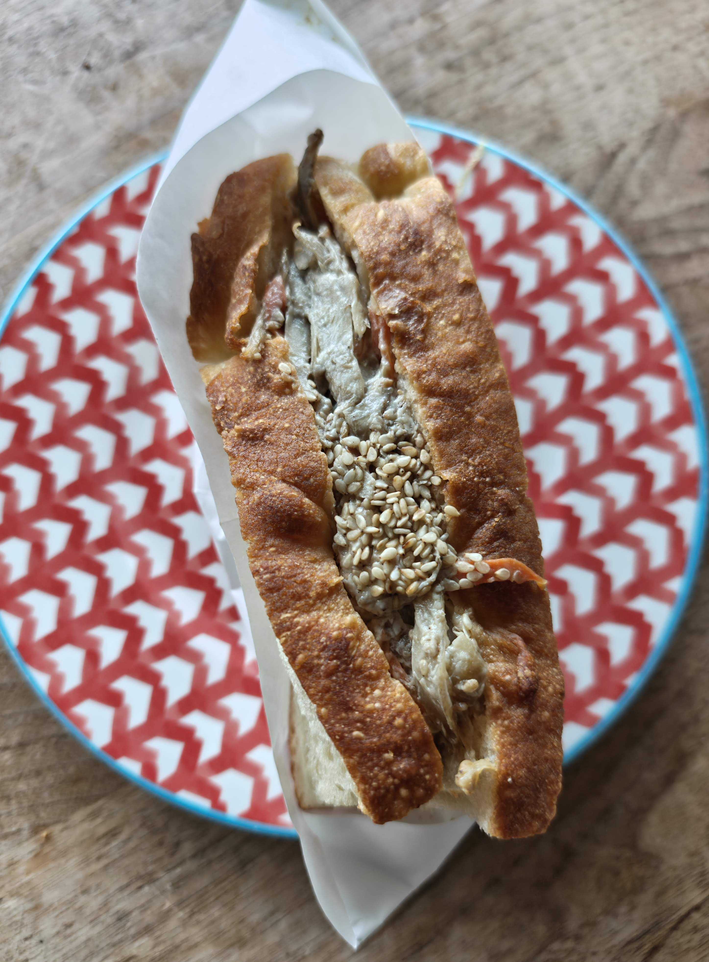 BOULANGERIE SEIJI ASAKURA ごぼうサラダのフォカッチャサンド