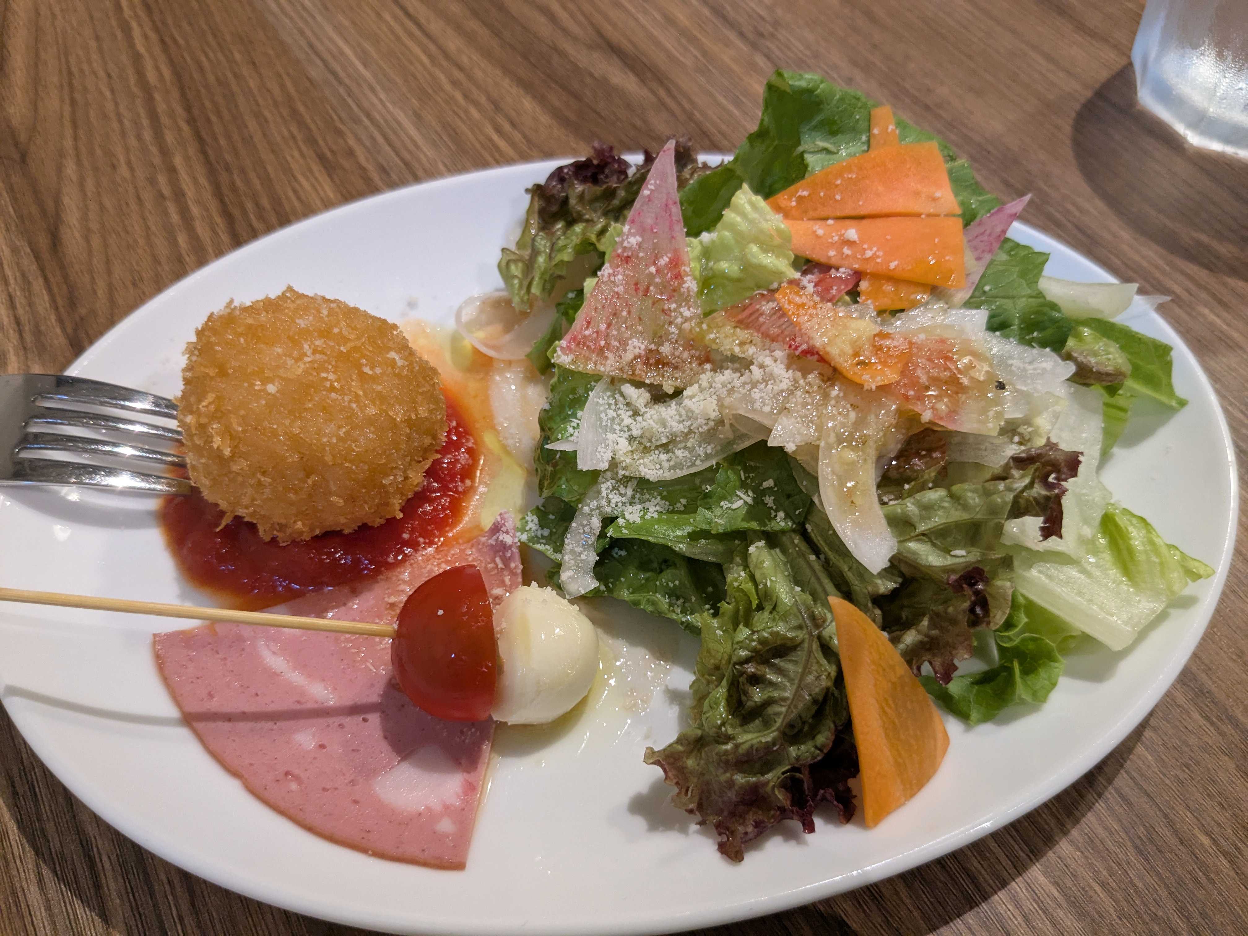 谷津駅　ランチ　イタリアの台所 FLAT(フラット)　ランチコース　前菜サラダプレート