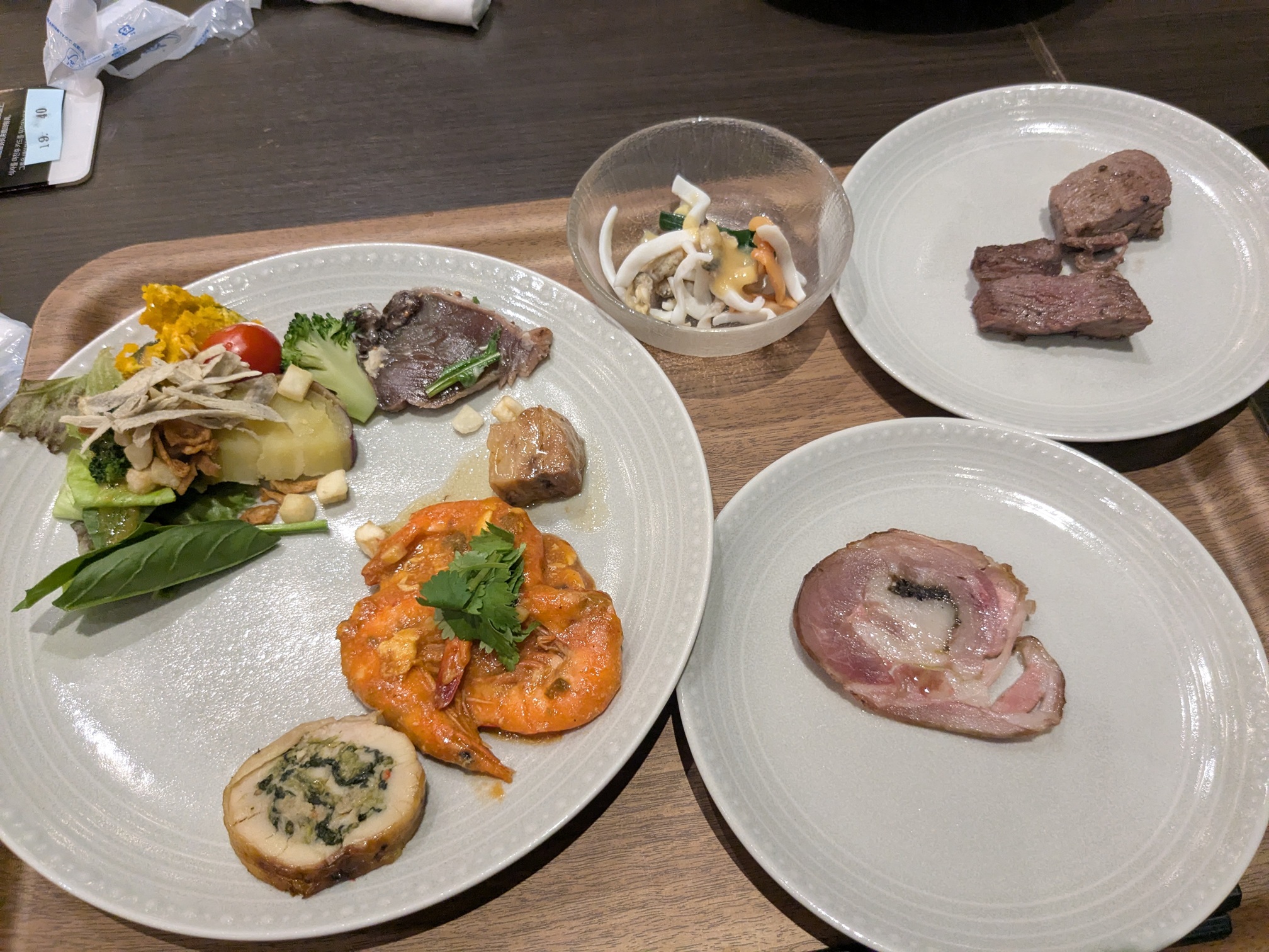 ホテルニューアカオ　夕食バイキング