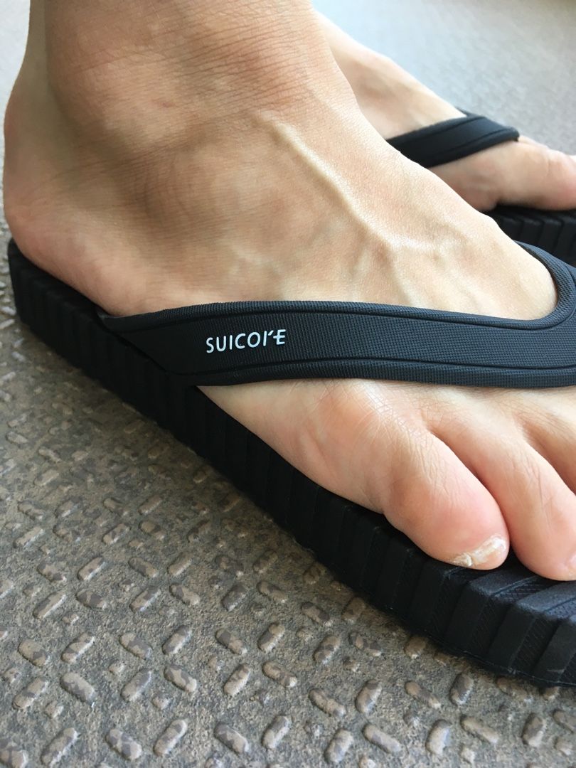 値段が激安値段が激安SUICOKE ビーチサンダル ブラック サンダル