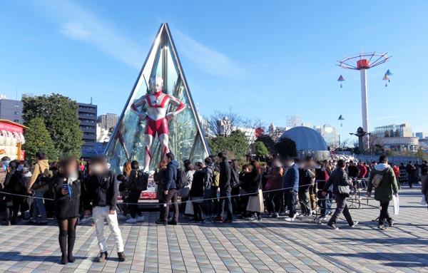 12 東京 グッズ行列 初日1420.JPG