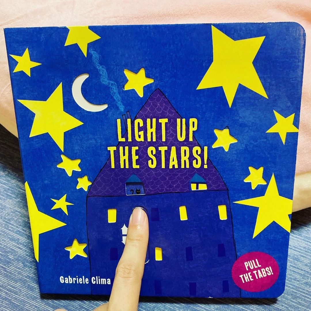 仕掛け絵本 “light up the stars!” | 0歳からの英語と音楽〜とんマミー