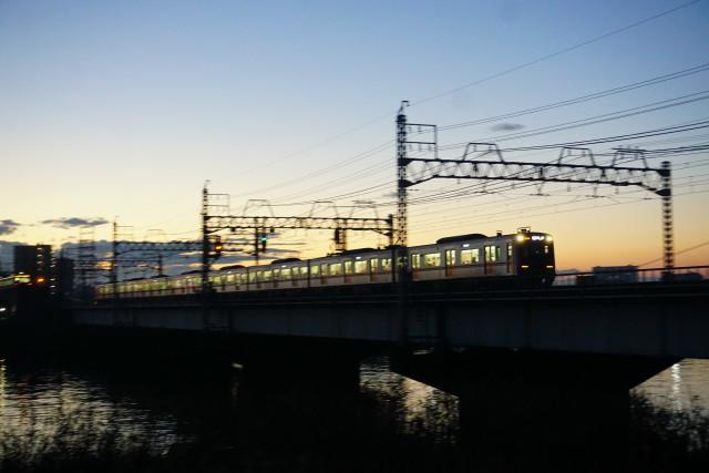 京成 夕暮れの 中川橋梁4