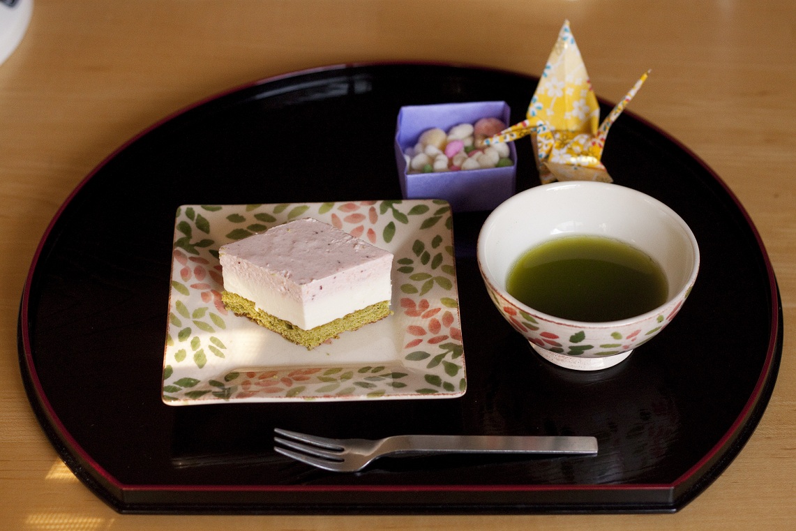 small masae-girls-day-cake-img_9452_1.jpg