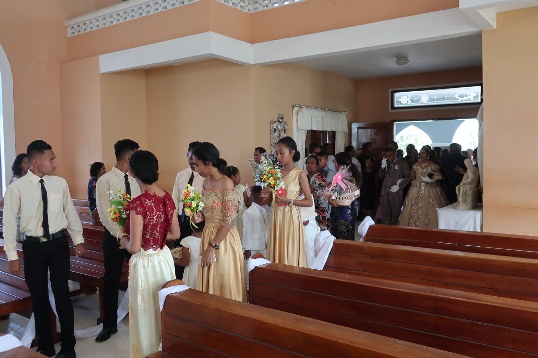 パウロ先生の結婚式の巻 Tropical East Timor ワニ通信 東ティモール 楽天ブログ