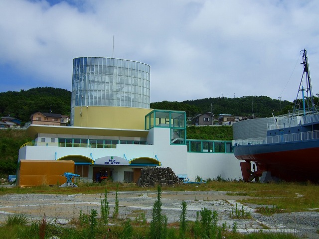 ホエールランド前の広場