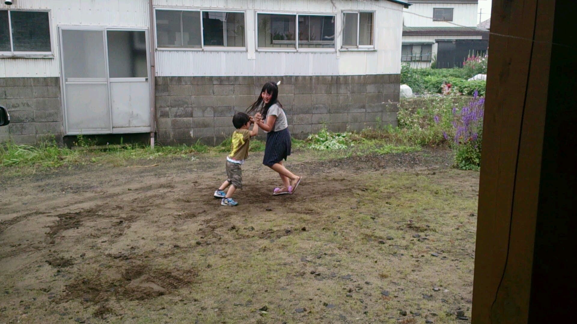 泥んこ遊びやガーデニングが心に与える効果とは なつたけ母ちゃんの美容 子育て 秋田の観光情報 楽天ブログ