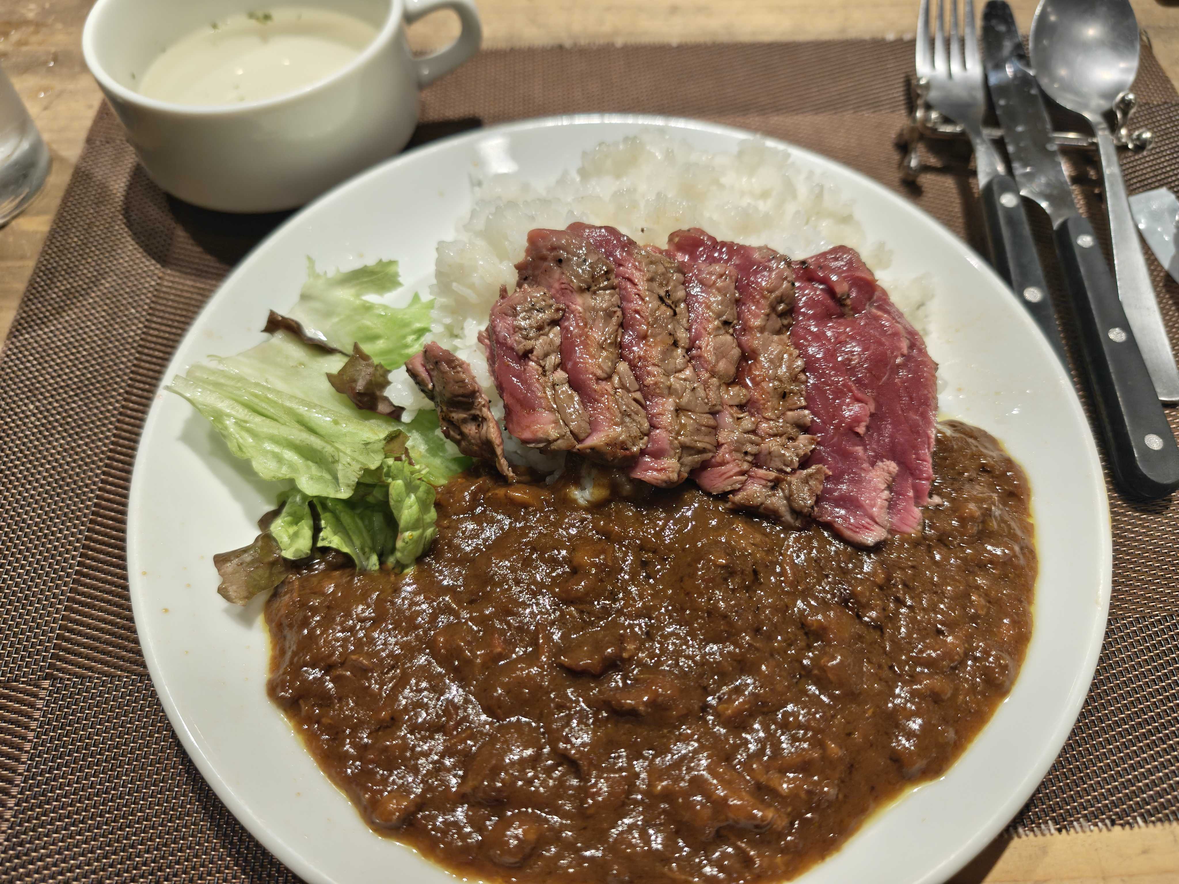 肉塊 UNO 虎ノ門店 一人ランチ　穀物牛濃厚カレー