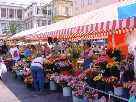 ニースの市場にて