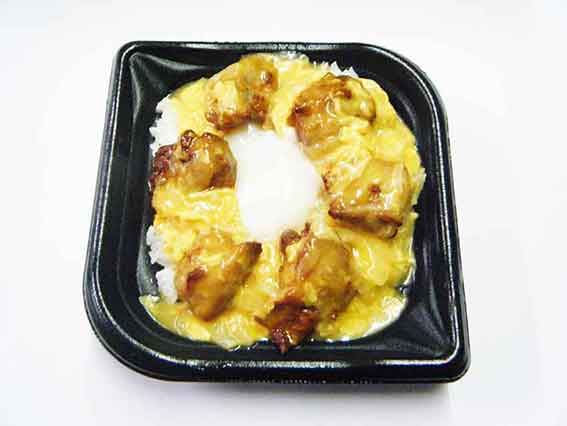 ローソンの「ダブルたまごの親子丼」♪