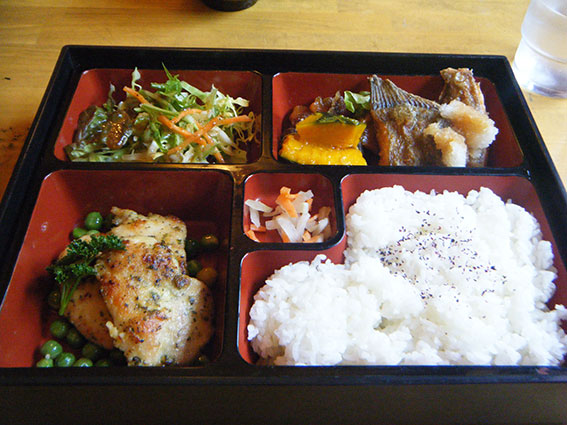 アメリカンステーションの「チキン香草焼き-1♪