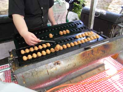 縁日　カステラ焼いてます