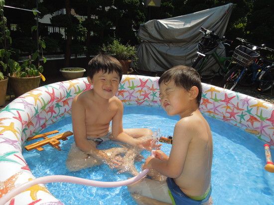 子供 水遊び 裸 水遊び三昧 | 日曜日 改め 火曜日の子供