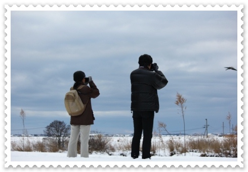 邑知潟-17 カメラを持った夫婦 13.1.5