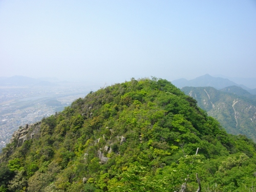 右田ヶ岳城西峰 (500x375).jpg