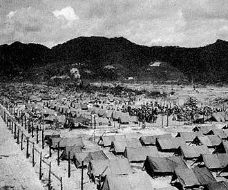 沖縄占領後にアメリカ軍が設置した沖縄県民の仮設住居