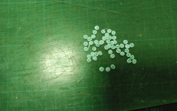 セリアのポリマークレイでドールのボタン作り チンチラ猫の肉球は不器用 楽天ブログ