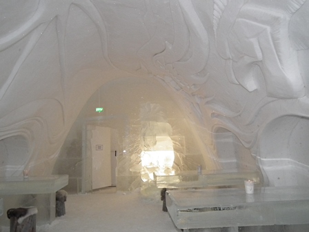 iceHotel3.jpg