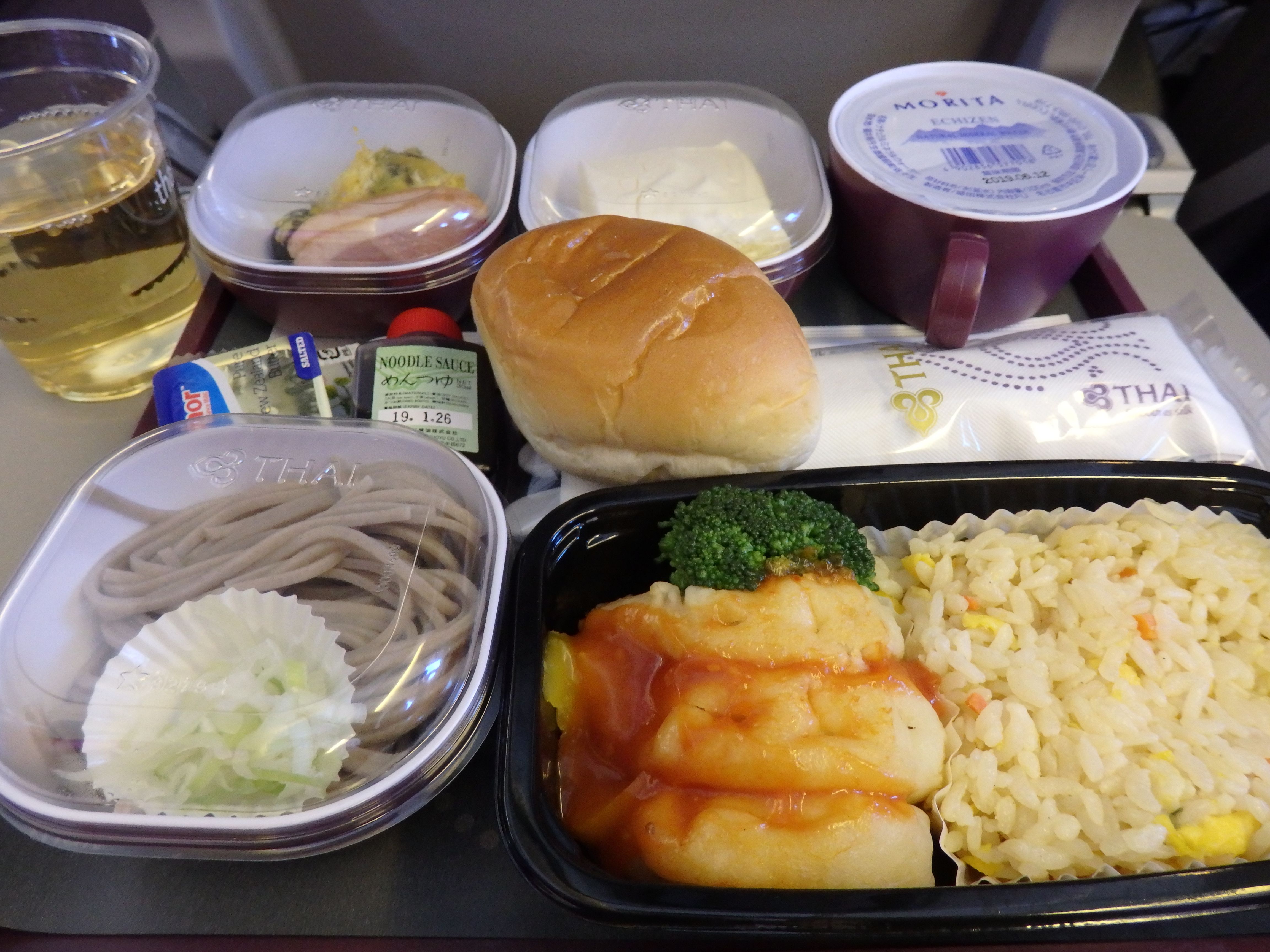 タイ国際航空で新千歳からバンコクへ 機内食など まったり 楽天ブログ