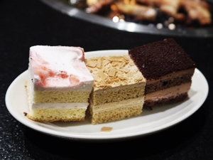 旨王三色彩りケーキ
