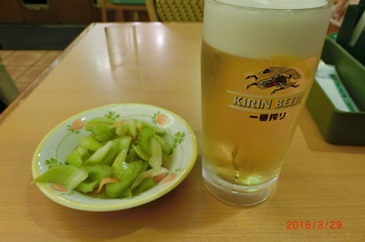生ビールとピクルス.JPG