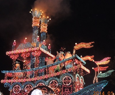 エレクトリカルパレード　３匹の子ブタ　ドナルドダッグ