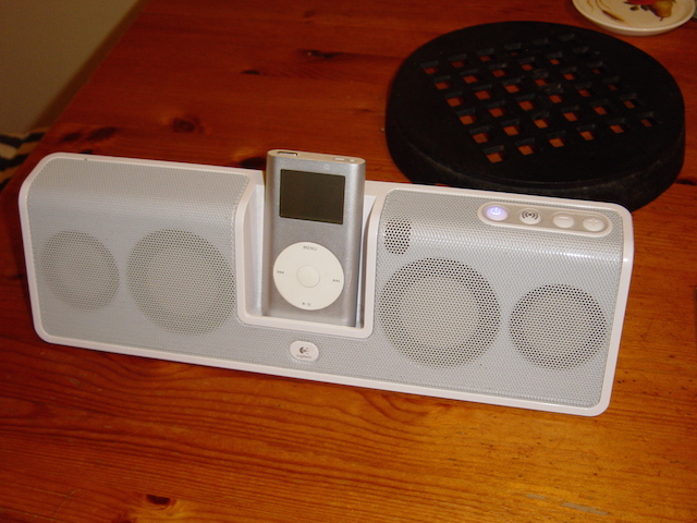 iPod_dock.JPG