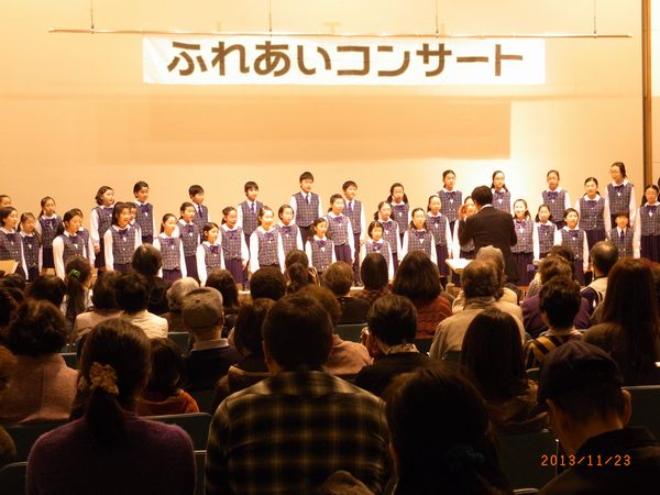 １１／２３幌西小学校合唱.jpg