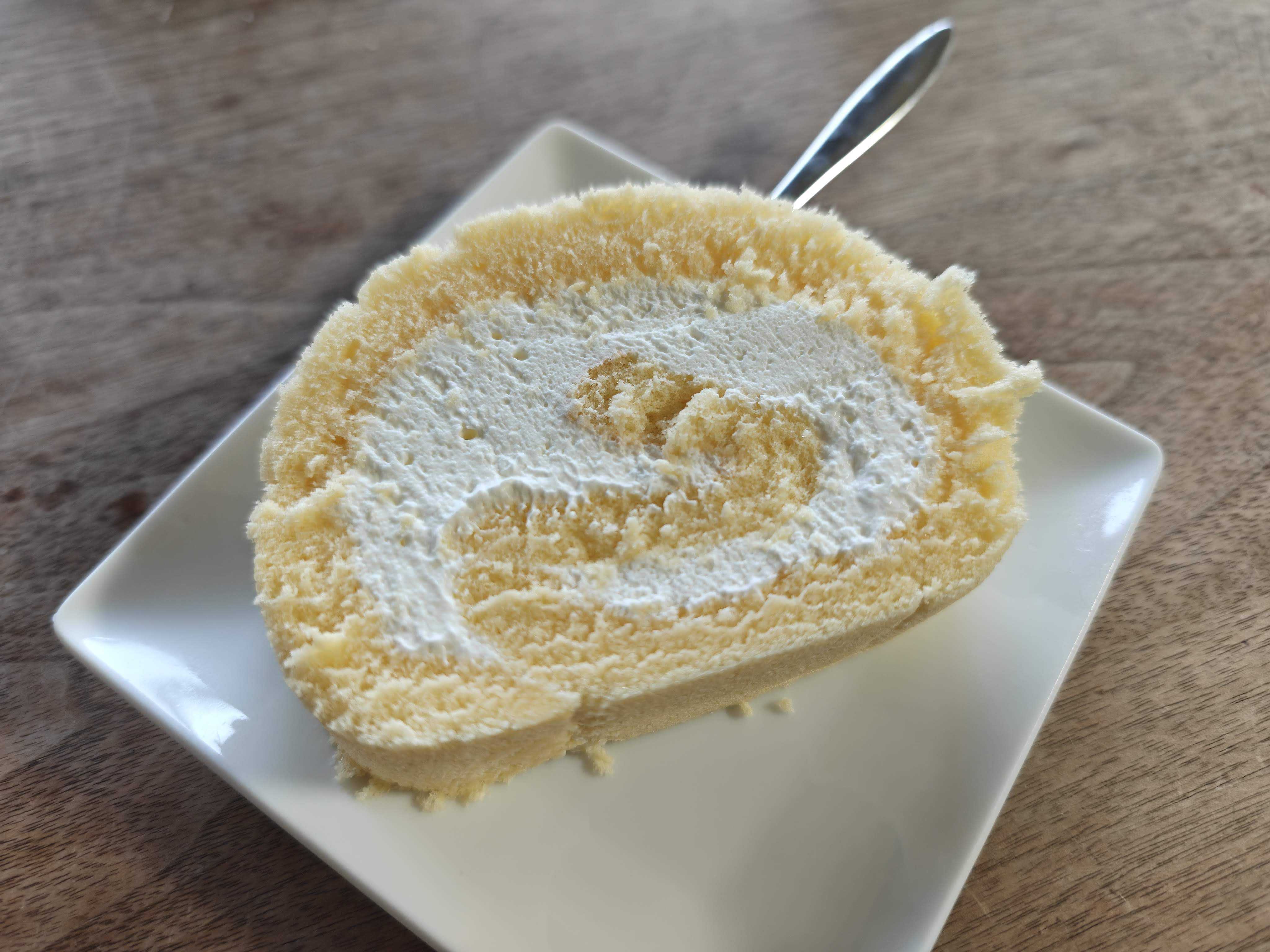 ル·パティシエ·ヨコヤマ 谷津店　嬉しい手土産　 谷津ロール