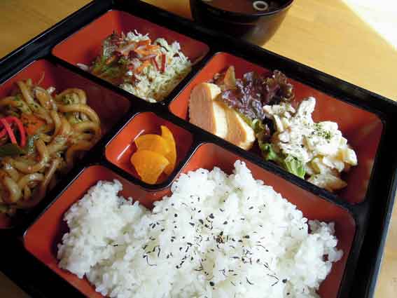 アメリカンステーションの「焼きうどん」-2♪