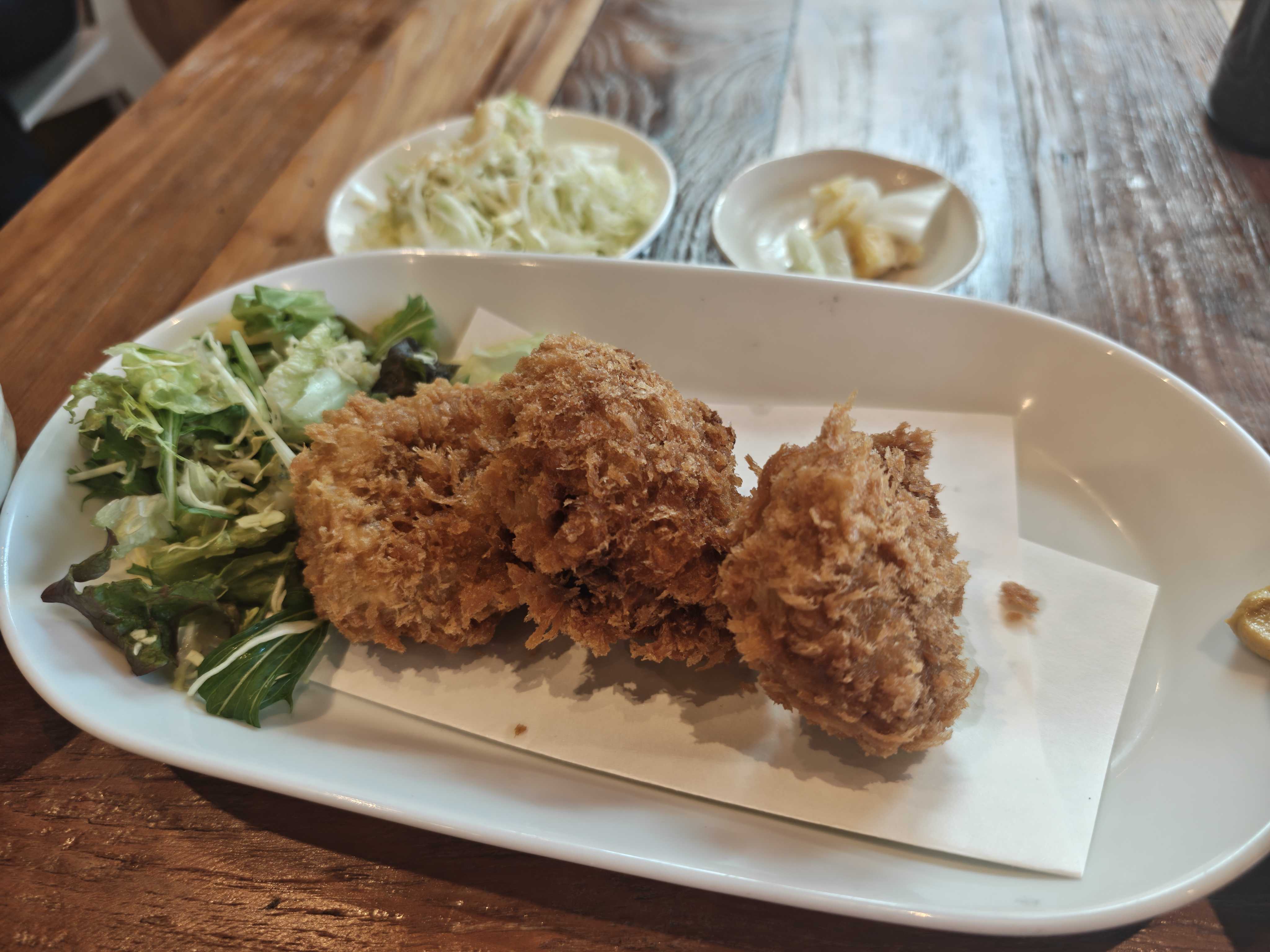 虎ノ門ランチ　煮込み居酒屋 寅 Soi74 新橋 メンチカツ定食