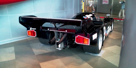 テールレンズにカウンタックの面影