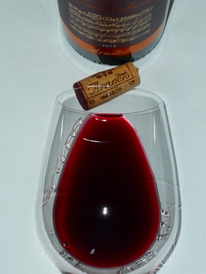 Feudo Arancio Cantodoro 2012 glass.jpg