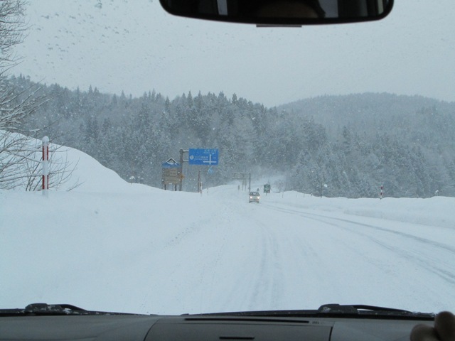スキー場への道