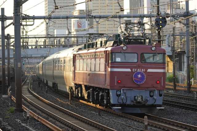 ありがとう 寝台特急「カシオペア」EF81 81牽引 E26系 上野行き