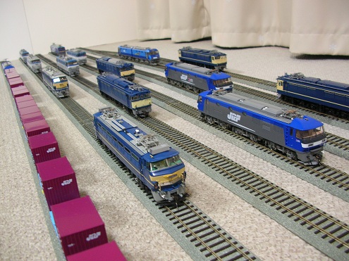 EF66   EF210  EH200  コンテナ　鉄道模型　機関区