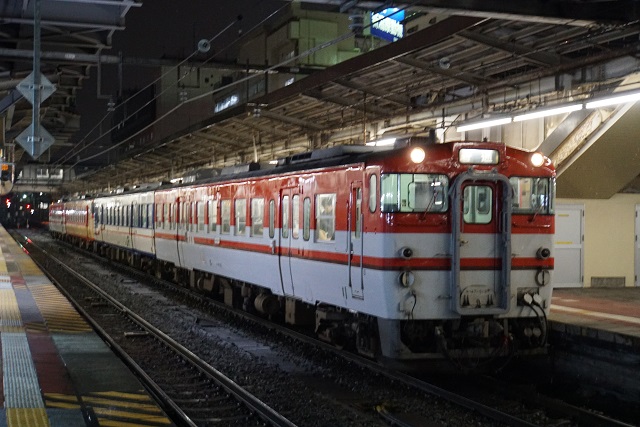 DE10 1603牽引 小田原ロングチキ工臨 & 新潟駅 115系 & きらきらうえつ3