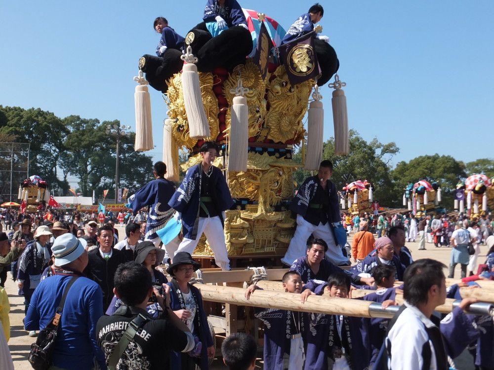 山根グランドで上部地区子供太鼓台かき比べ | ＺＥＮさんの新居浜太鼓祭写真集 - 楽天ブログ