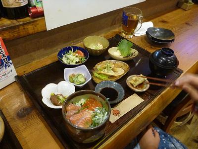 サーモンいくら丼ランチ