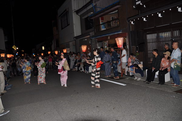 風の盆　西町